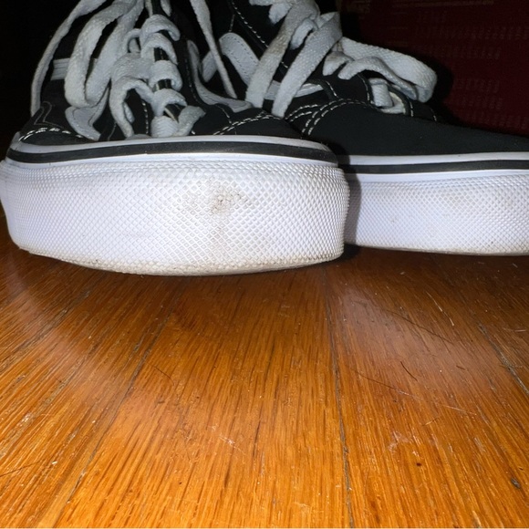 Vans - Picture 4 of 4